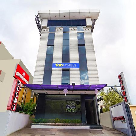 Fabhotel Qube - 800M From Ernakulam Junction South Railway Station Kochi Exteriér fotografie